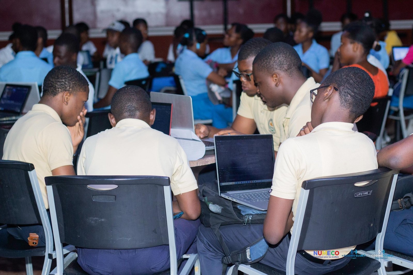 Cap-Haïtien : 70 écoliers s’initient à la programmation grâce au Coding Club Haïti Cap-Haïtien : 70 écoliers s’initient à la programmation grâce au Coding Club Haïti