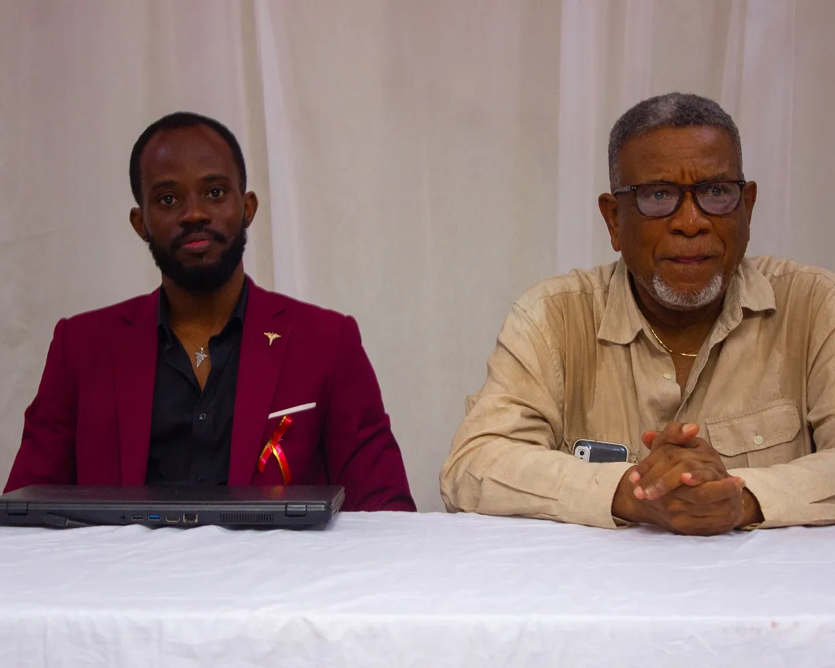 De gauche a droite - Dr Chery et Dr Bernadin