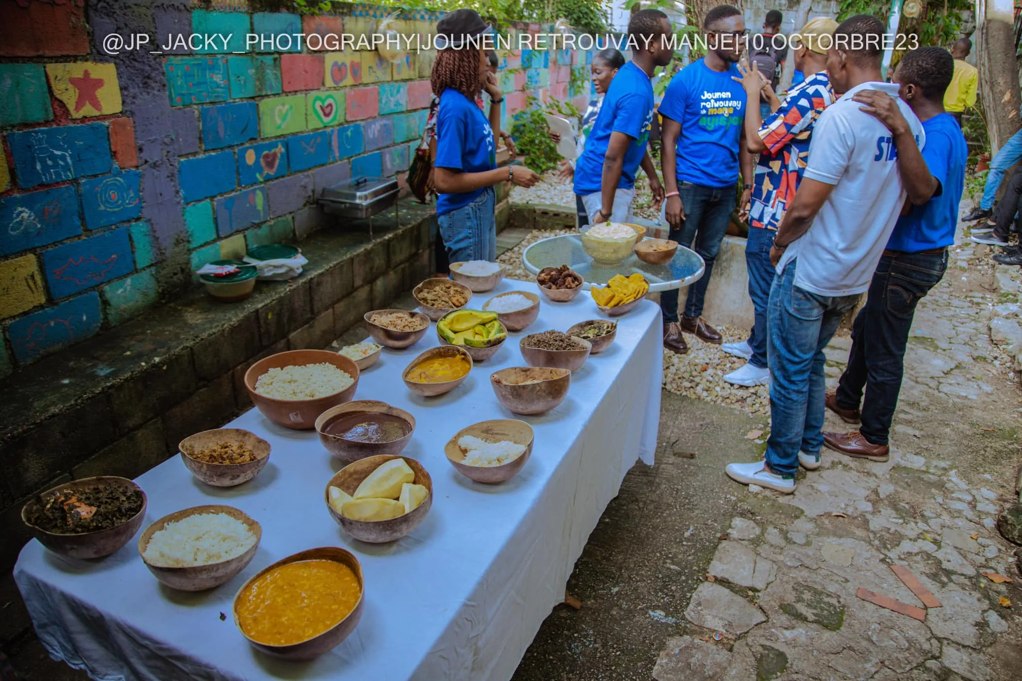 Cozinha haitiana :  JOUNEN RETWOUVAY AK MANJE AYISYEN  por ocasião do aniversário de Andy Vibert