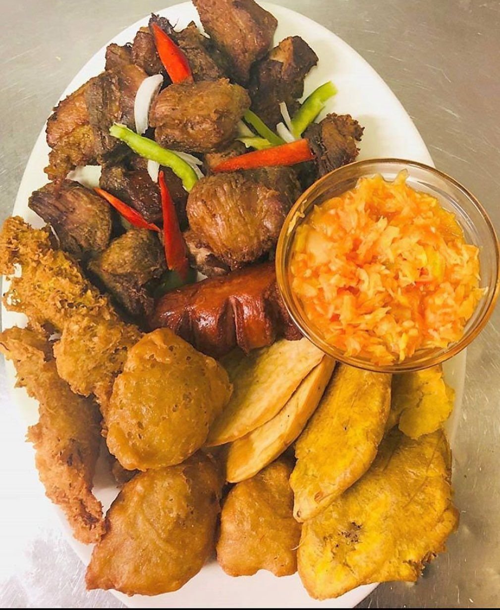 Haïti : Fritay Haïtien : Une Explosion de Saveurs dans les Rues Haïti : Fritay Haïtien : Une Explosion de Saveurs dans les Rues
