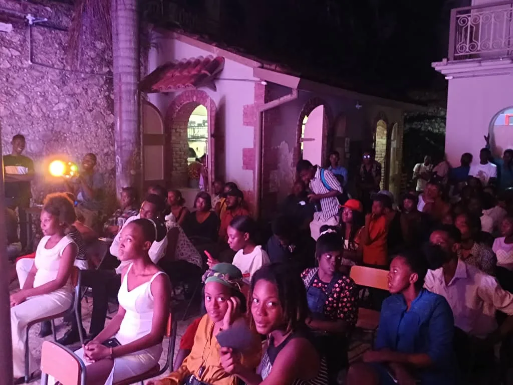 Plume en Quête: celebração da mulher haitiana na Alliance Française de Jacmel.