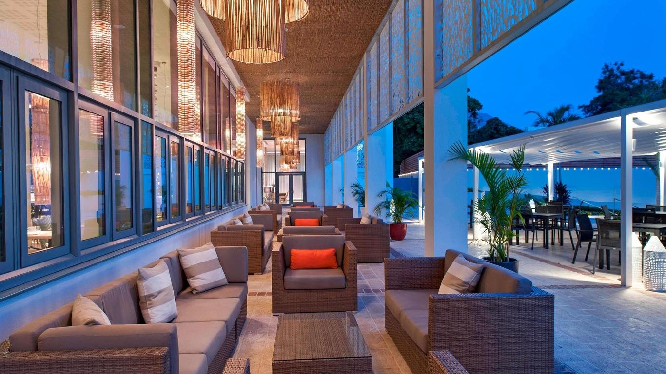 Réservation|Booking|Reserva|Rezèvasyon / Hôtel