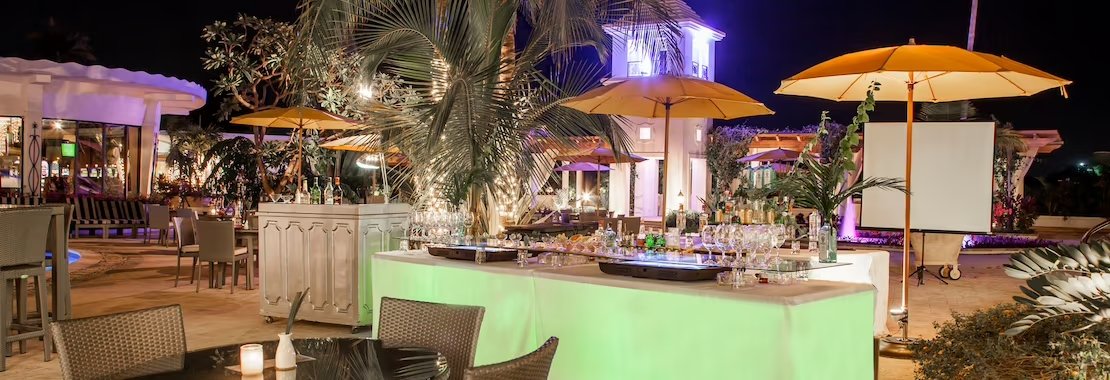 Réservation|Booking|Reserva|Rezèvasyon / Restaurant