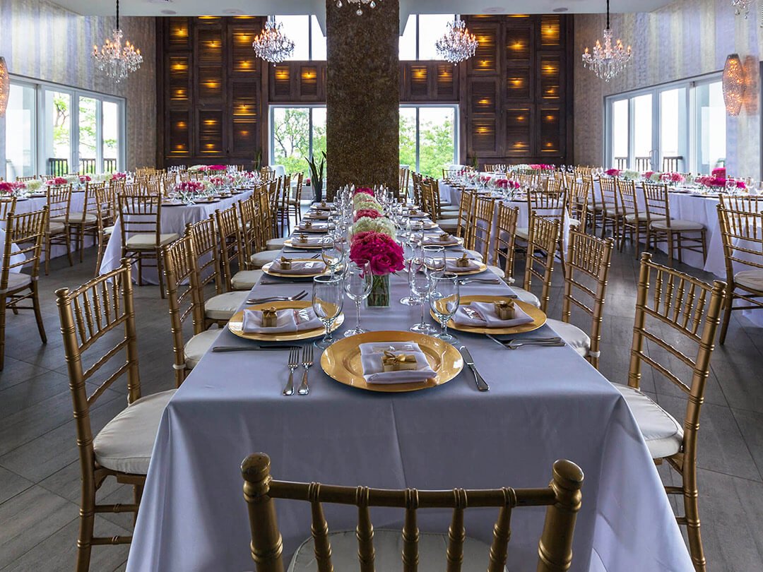 Réservation|Booking|Reserva|Rezèvasyon / Salle de cérémonie